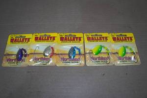 lot 33 image: Northland Mr Walleye Crawler Hauler Rigs