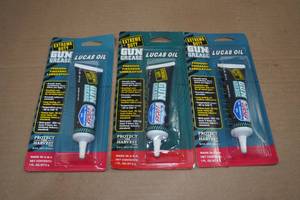 lot 39 image: 3 Lucas Oil Gun Grease