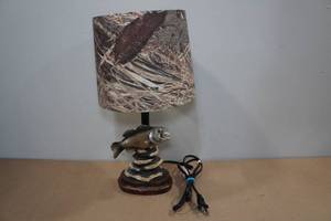lot 73 image: Bass Pro Shops Bass Table Lamp