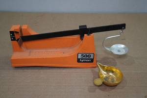 lot 117 image: Lyman 500 Beam Scale
