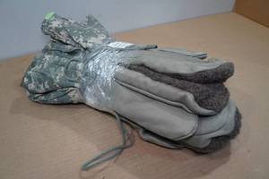 lot 171 image: 2 Pair Extreme Cold Weather Mittens - ACU Pattern