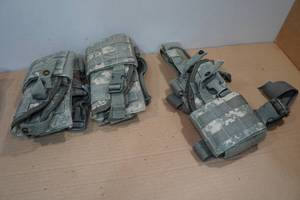 lot 177 image: 3 UH-92F Universal Holsters - ACU Pattern