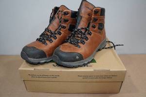 lot 199 image: Vasque St Elias FG GTX Hiking Boots - Womens 7.5