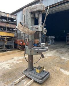 lot 242 image: Cincinnati Stationary Head Drill Press