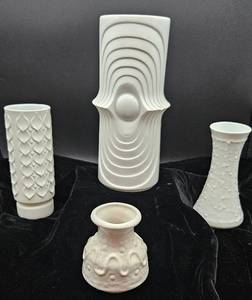 lot 47 image: Set of Art Deco White Vases