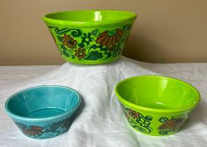 lot 51 image: Set of 3 Schramberg Bowls - West Germany Vintage Pottery