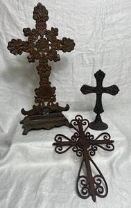 lot 105 image: Metalworks Cross Collection - 2 Standing and 1 Wall Hanging