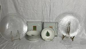 lot 88 image: Vintage Pilgrim Glass Party Platter, Mikasa Platter and Cuthbertson Original Christmas Tree (England) Set of 8 Bowls