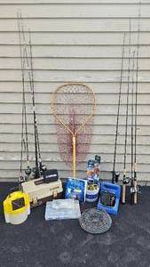 lot 63 image: Fishing Bundle