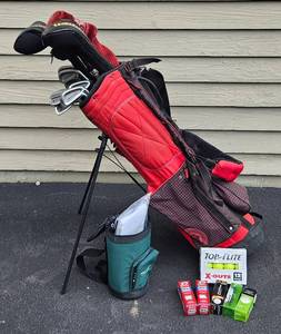 lot 65 image: WarriorPosi-Trac Righ Handed Golf Clubs and Bag