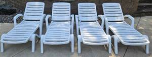 lot 130 image: 4 Adjustable Pool Chaise Lounge Chairs