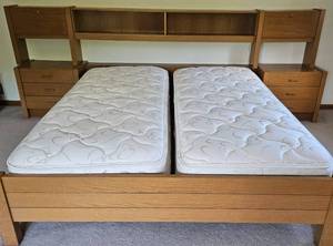 lot 141 image: King Size Bed with Hutch
