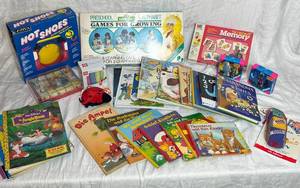lot 136 image: Pre-K - 6 yr. Assorted Games and Books- Includes German Childrens Books - 35 Pieces