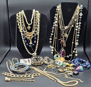 lot 148 image: Collection of Costume Jewelry
