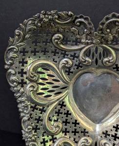 Beautiful Vintage Gorham Chantilly Sterling Silver Heart Shaped Dish