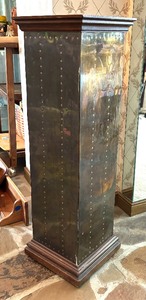 Marvelous Metal Accented Pillar
