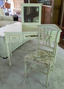 Vintage Painted Wood Vanity Set