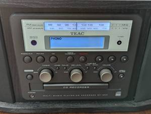 TEAC TurntableCD Radio Player