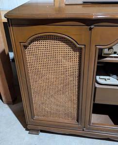 Vintage Pilot 5602 Music Console