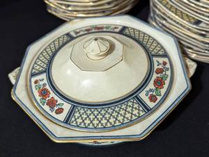 John Maddock & Sons Lowestoft Dish Set