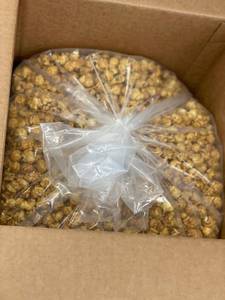 lot 8 image: DE 5 - Gold Medal Gourmet Popcorn Old Fashioned Caramel Corn, 18 lbs