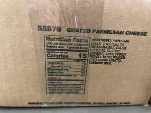 lot 46 image: Caseys Grated Parmesan Cheese Packets - 600 Count