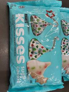 lot 75 image: DE 1 - Hersheys Kisses Sugar Cookie Flavored 5 Packs