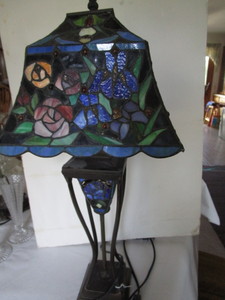 Tiffany Style Table Lamp - Faux Stained Glass Shade