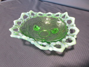Opalescent Crested Bowl