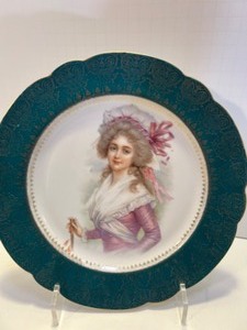 lot 54 image: Decorative Porcelain & Glass Items Including Crystal DArques, Cabinet Portrait Plate & More