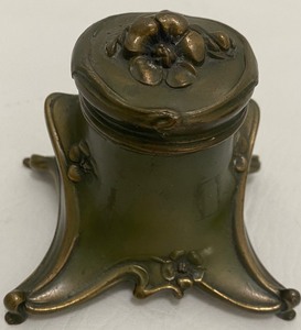 lot 72 image: Antique JB JENNINGS BROTHERS Brass Inkwell and ART NOUVEAU Rocking Ink Blotter