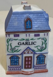 lot 84 image: Porcelain Tea Cup & Saucer Set with Decorative Sugar Bowl and LENOX Garlic House