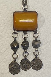 lot 91 image: Butterscotch BAKELITE Bangle Necklace or Possibly a Yemenite Jewish Necklace