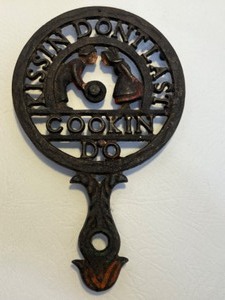 lot 99 image: Vintage lot of 3 Black Iron TRIVOTS Including Wilton, Bless This Home & a Turtle