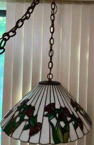 lot 115 image: Tiffany Style Purple Iris Floral Pattern Swag Light 20