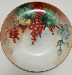 lot 153 image: Vintage Hand Painted Porcelain Plates including LIMOGES France, BAVARIA, Firenze Italy 