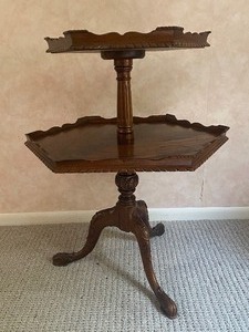 lot 168 image: Antique CHIPPENDALE Mahogany Solid Wood Octagonal Tiered Piecrust Table
