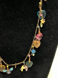 lot 190 image: Vintage Signed GLASS WORKS STUDIO Enameled Charms & Glass Hearts Necklace