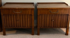 lot 196 image: MCM Mid Century Modern HENREDON Regency Style Walnut Wood Pair of Nightstands