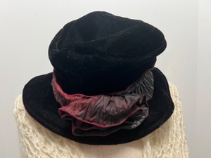 lot 230 image: Vintage ACCESSORIES Including Velvet Hats, Crocheted Shawl & Woolen Mittens