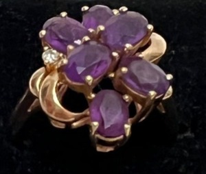 lot 236 image: Vintage 14Kt AMETHYST CLUSTER Ring w one Diamond Ladies Sz 8.5-9