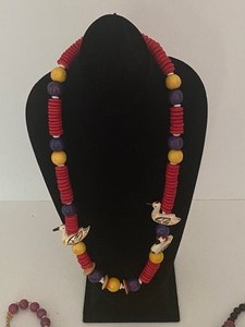 lot 259 image: Vintage Wooden Necklaces Including Carved Animals and Beads - QTY 5
