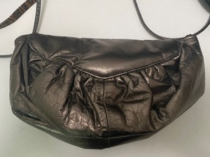 lot 266 image: Vintage Purse Lot with a Variety of Sizes and Styles of Clutch and Shoulder Bags Including 80s black patent leather -QTY 5
