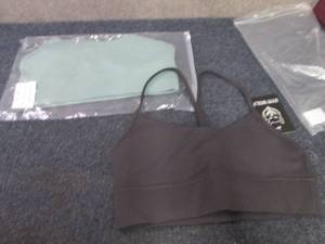 2- Ladies Gym Wolf Sports Bras Size...