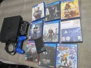 PS4, 2 Controllers, Games...