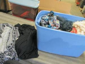 Tote of Medium Ladies Clothing...