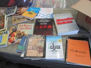 Cook Books & Assorted Reference Boo...