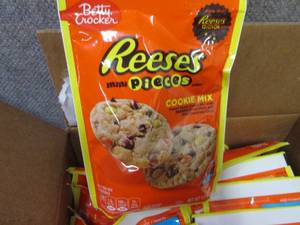 12- 11.9 oz Reeses Pieces Cookie M...