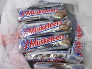 12- 1.92 oz 3 Musketeers...