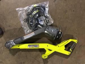 RYOBI ONE 18V 10 in. Cordless Battery String TrimmerEdger (Tool Only) Customer Returns See Pictures